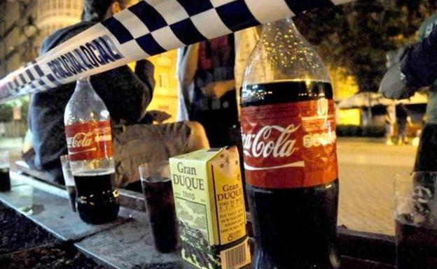 La Policía Local identifica a un grupo de menores de botellón en la zona de La Candamia