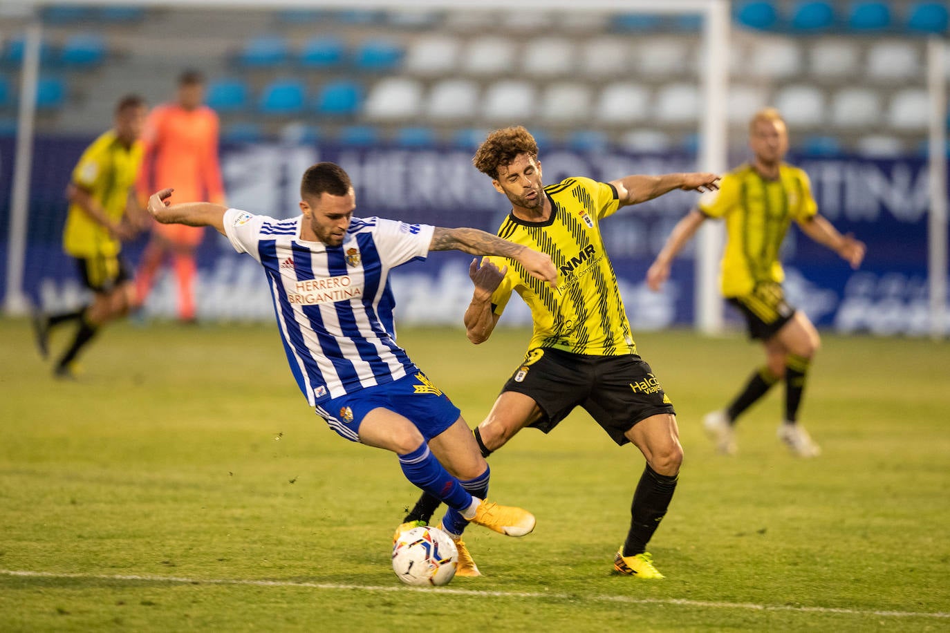 Fotos: Ponferradina 0 - 1 Real Oviedo, en imágenes