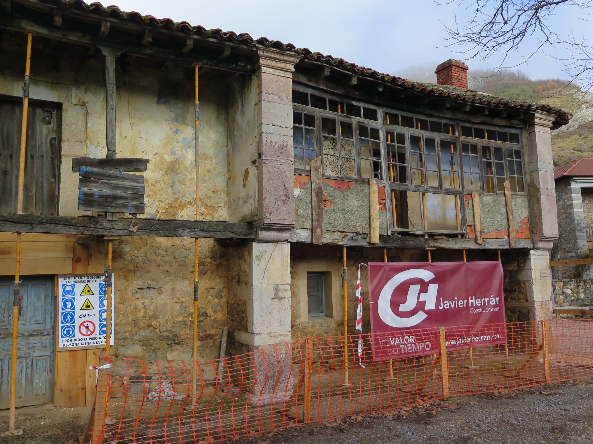 Fotos: La Cátedra de Latín de Lois, obras para el futuro