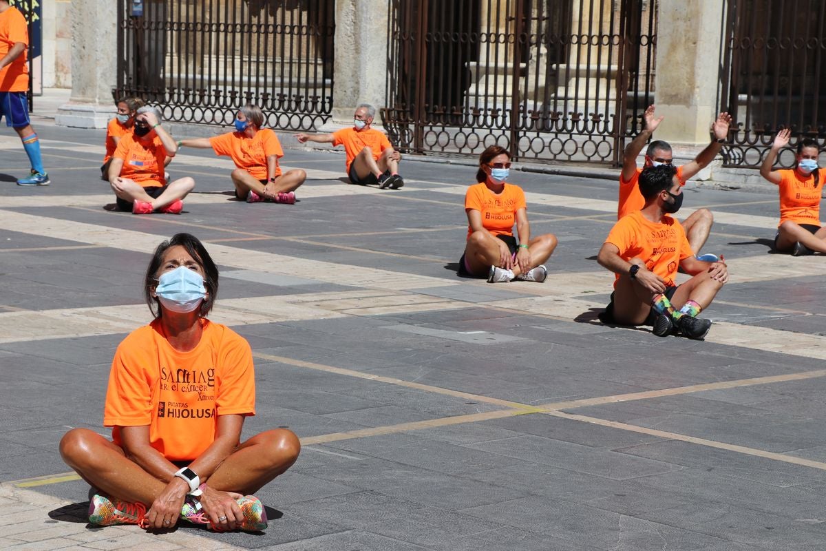 La carrera A Santiago Contra el Cáncer ha llegado este domingo a su destino, este año, sin salir de León.