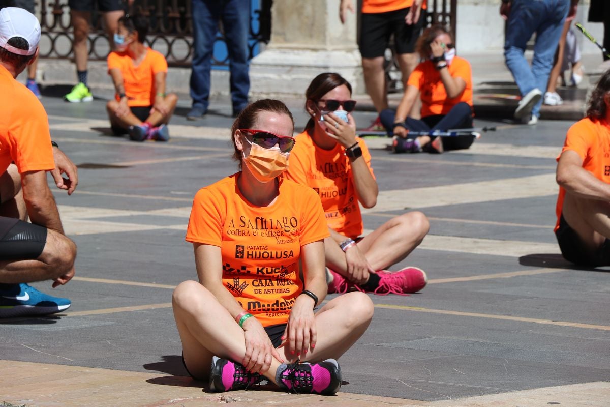 La carrera A Santiago Contra el Cáncer ha llegado este domingo a su destino, este año, sin salir de León.