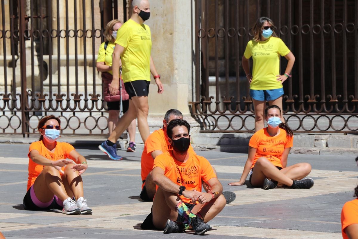 La carrera A Santiago Contra el Cáncer ha llegado este domingo a su destino, este año, sin salir de León.