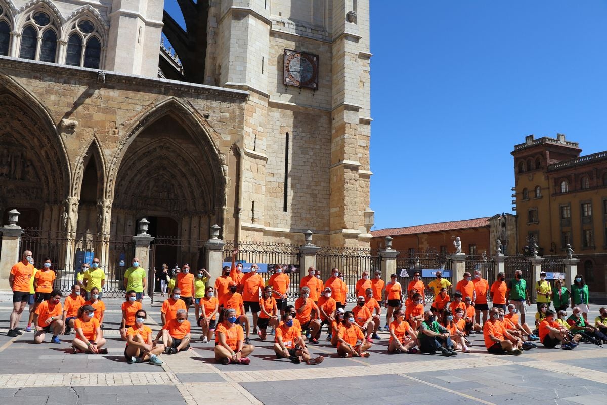 La carrera A Santiago Contra el Cáncer ha llegado este domingo a su destino, este año, sin salir de León.