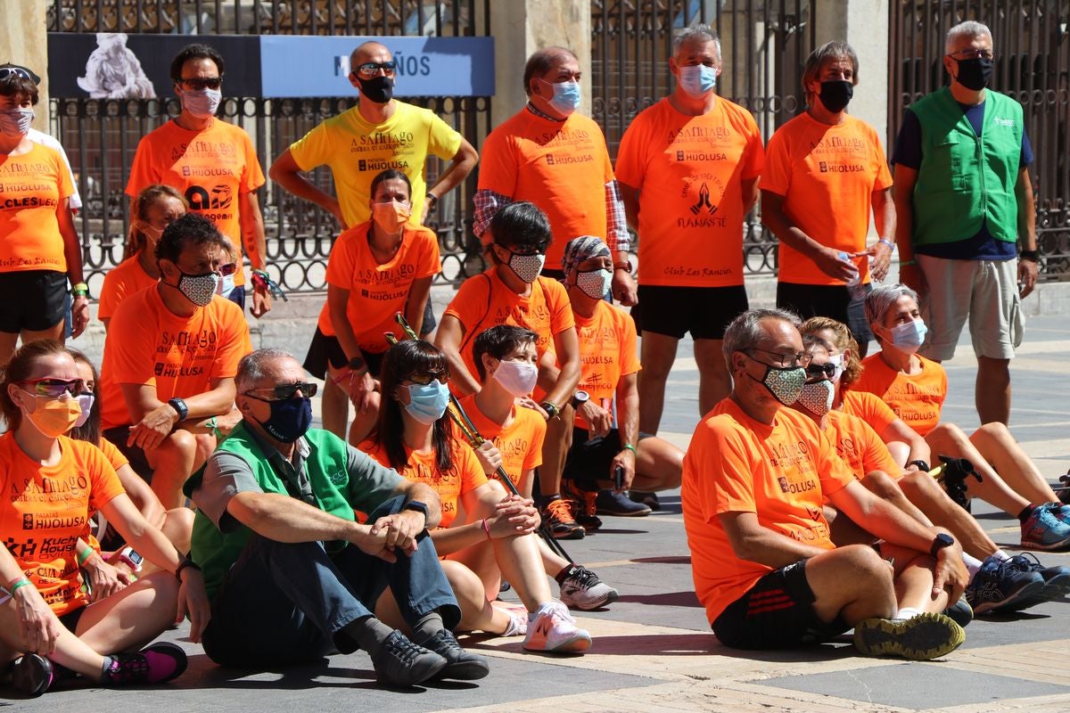 La carrera A Santiago Contra el Cáncer ha llegado este domingo a su destino, este año, sin salir de León.