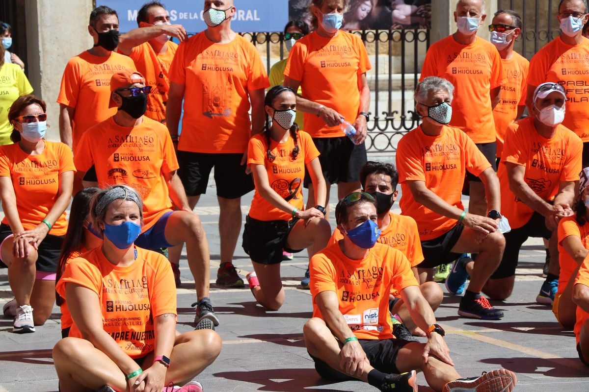 La carrera A Santiago Contra el Cáncer ha llegado este domingo a su destino, este año, sin salir de León.