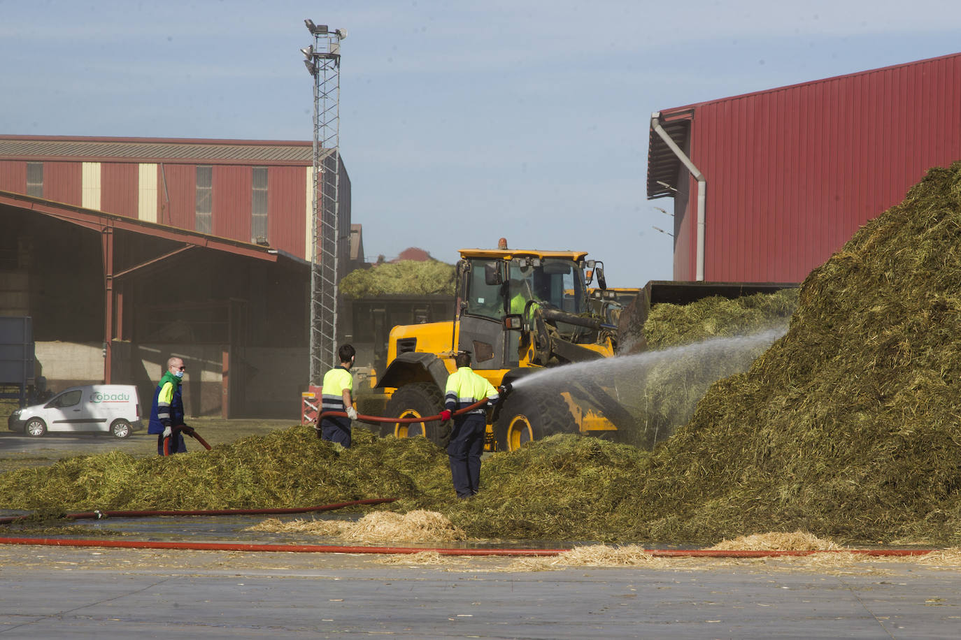 Incendio en la cooperativa Cobadu en Zamora. 