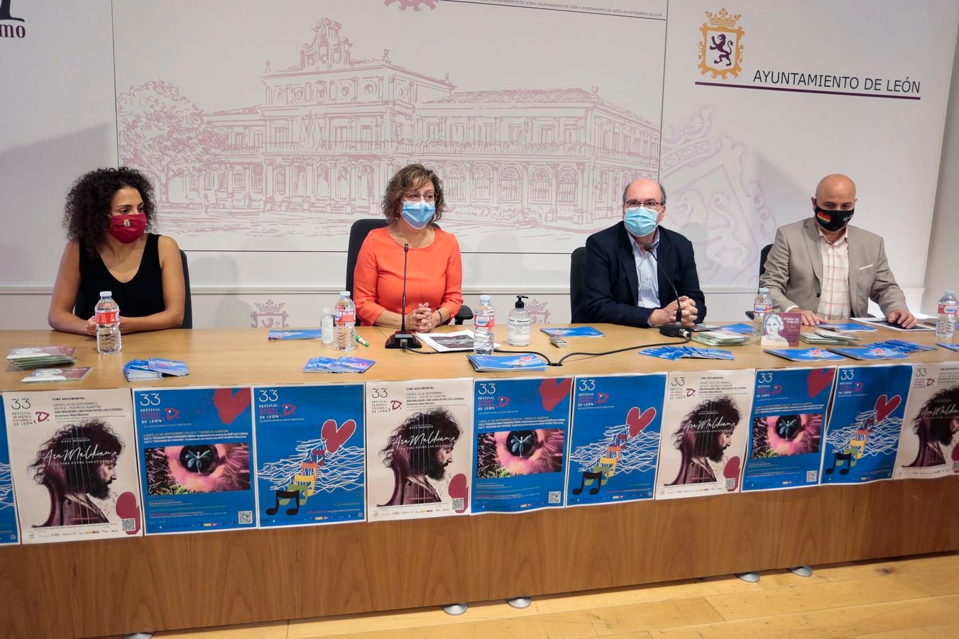 Presentación del Festival de Música Española de León y el disco 'María de Pablos: las obras orquestales'. En la presentación la directora del coro CantArte, Judit Martínez; la concejala de Acción y Promoción Cultural, Evelia Fernández; el director general de Políticas Culturales, José Ramón González y el director del festival de la Orquesta Ibérica, Miguel Fernández Llamazares.