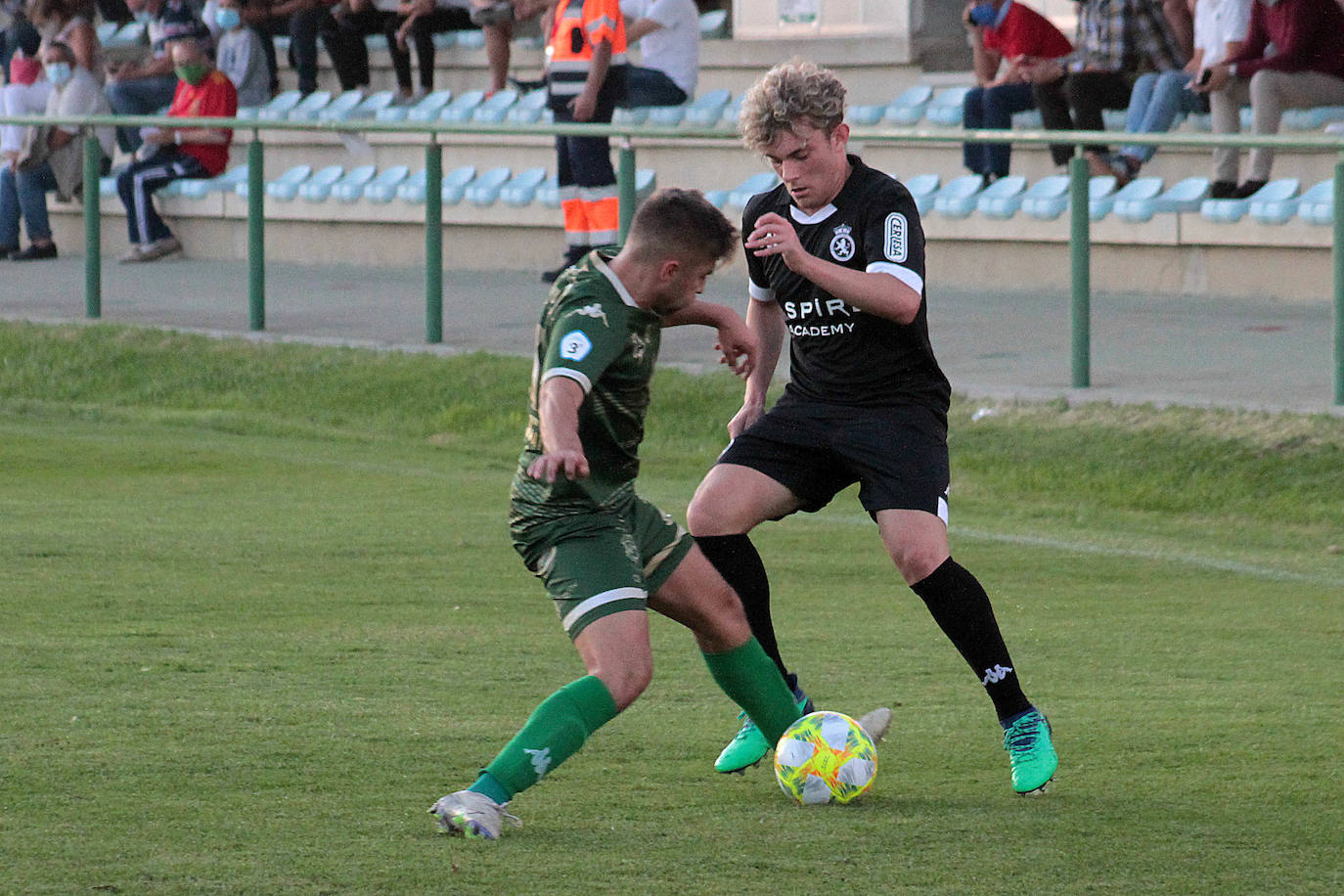 Ambos equipos igualan en su primer partido de pretemporada.