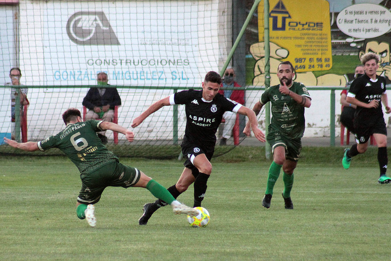 Ambos equipos igualan en su primer partido de pretemporada.