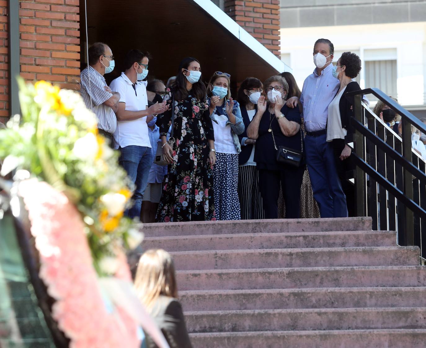 Ponferrada despide a la enfermera del hospital del Bierzo, Belén Mato, fallecida a causa del Covid-19.