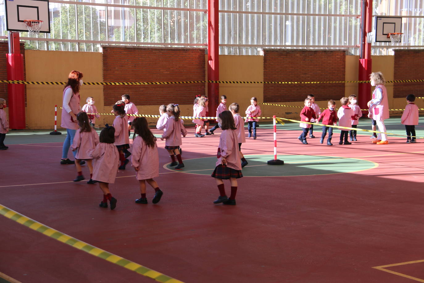 Los pequeños de Infantil y Primaria han regresado a las clases en el curso más atípico.