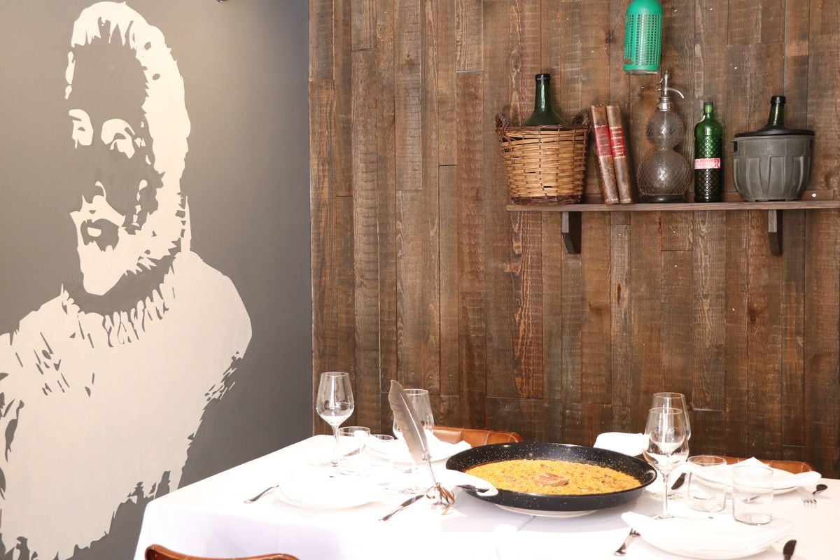 La vermutería comedor Cervantes 10 ofrece un menú de arroz de lunes a jueves.