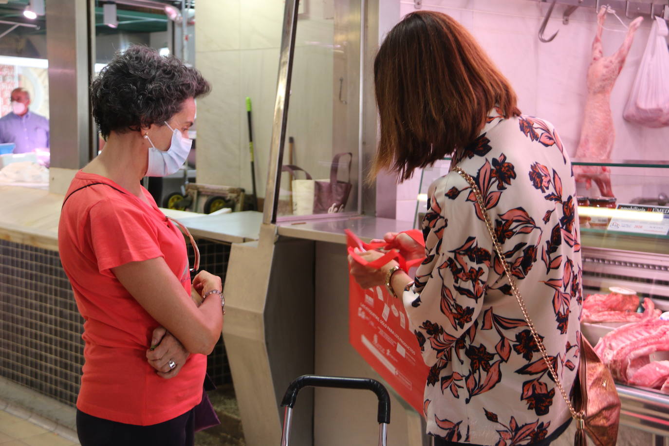 Cruz Roja y la Asociación de Comerciantes colaboran para concienciar a la sociedad