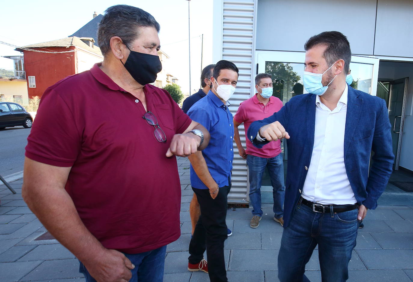 Luis Tudanca preside el encuentro con militantes en Toral de los Vados.