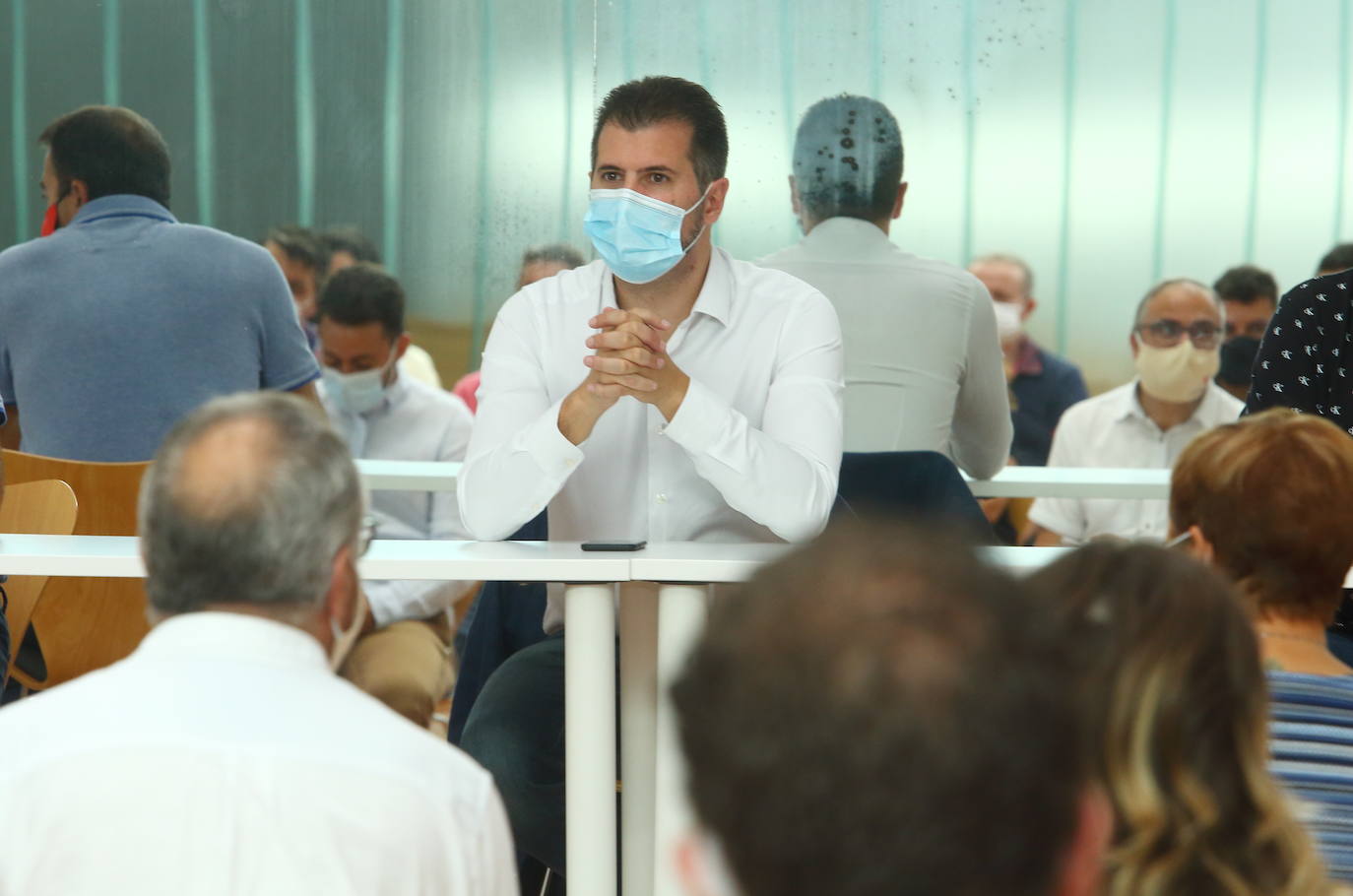 Luis Tudanca preside el encuentro con militantes en Toral de los Vados.