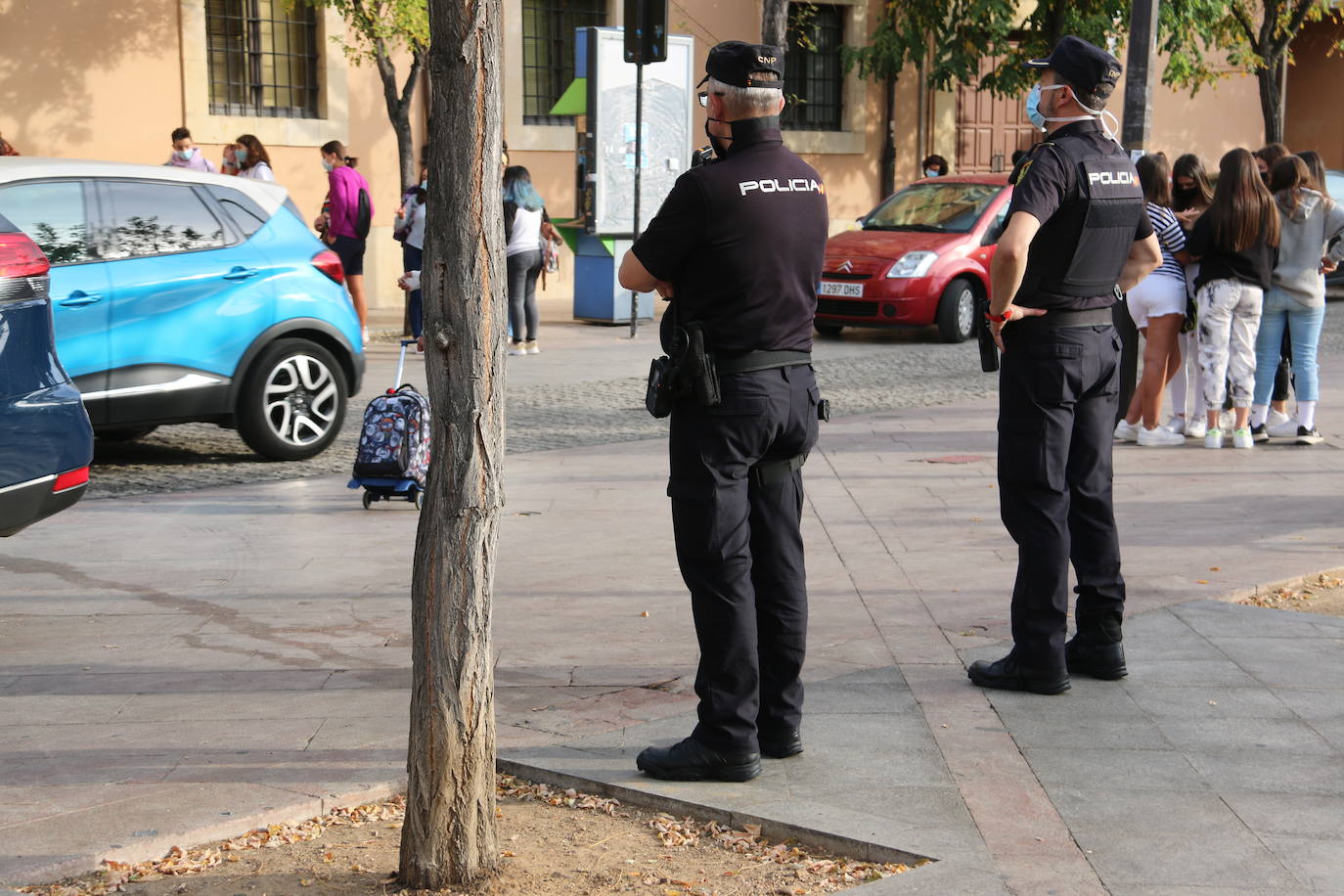 Los agentes tratarán de garantizar el cumplimiento de las normas por parte de los alumnos.