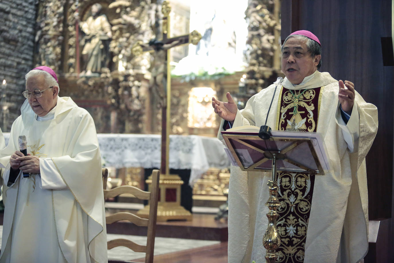 La Virgen del Camino recibe honores bajo estrictas medidas sanitarias.