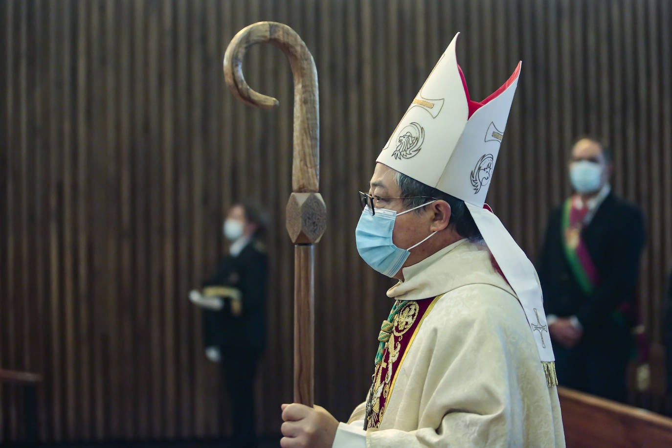 La Virgen del Camino recibe honores bajo estrictas medidas sanitarias.