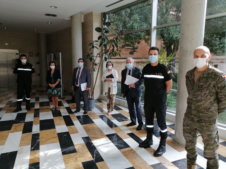 Fotos: Reunión entre Sanidad, Ejército y la UME