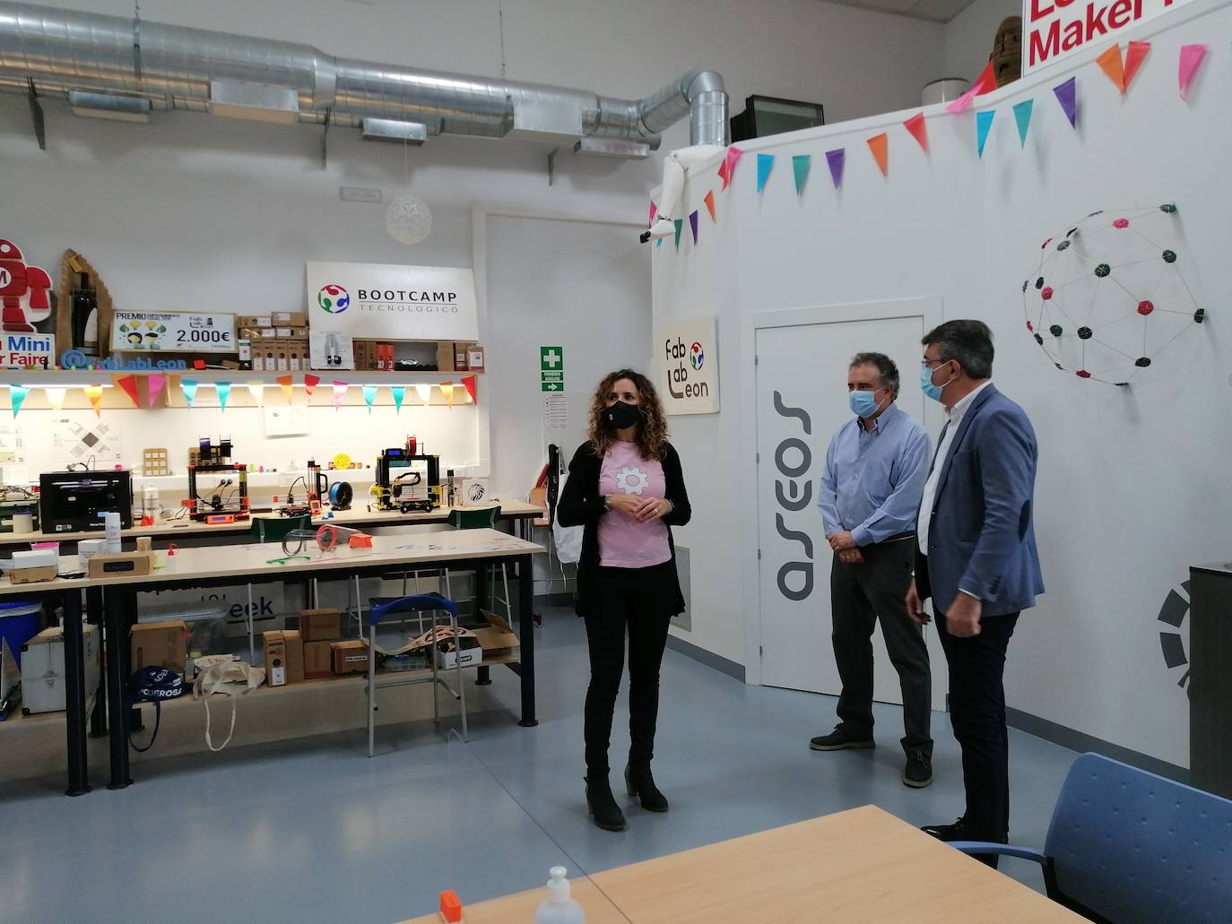 Este centro trabaja con impresión 3D y aporta su conocimiento a la educación.