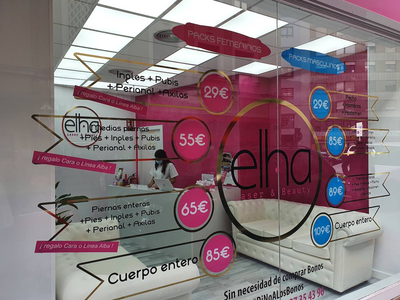 Este centro de belleza pone al servicio de sus clientes un equipo preparado para desempeñar las funciones como técnico láser.