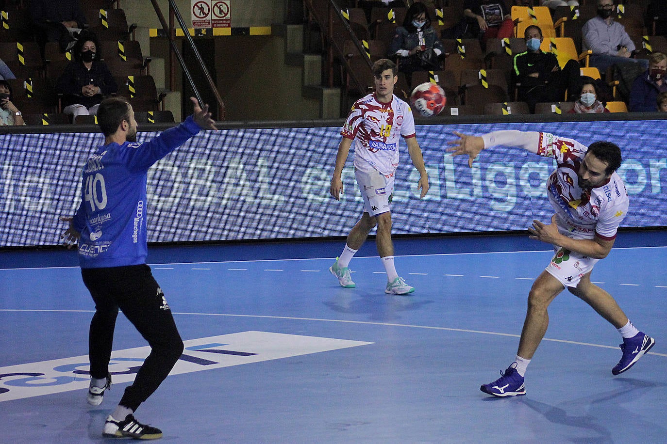 El Abanca Ademar se enfrenta al Balonmano Cuenca en un nuevo encuentro de la Liga Sacyr Asobal.