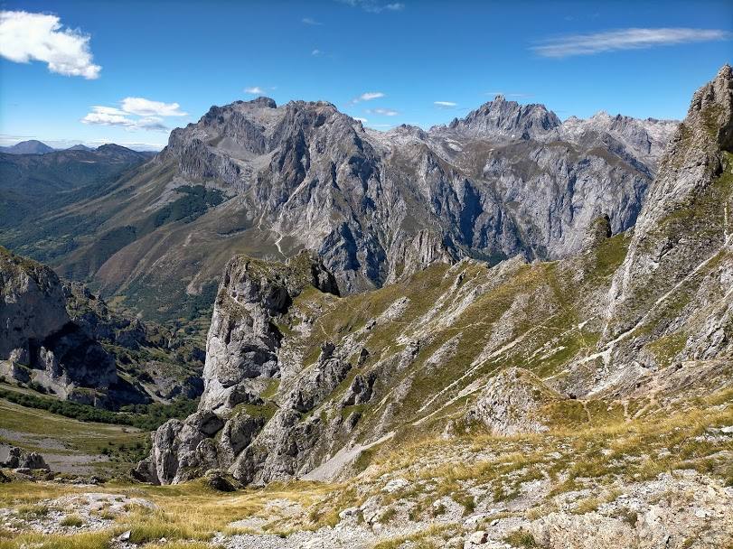 Desde Collado Jermoso con Peña Santa de Castilla al fondo