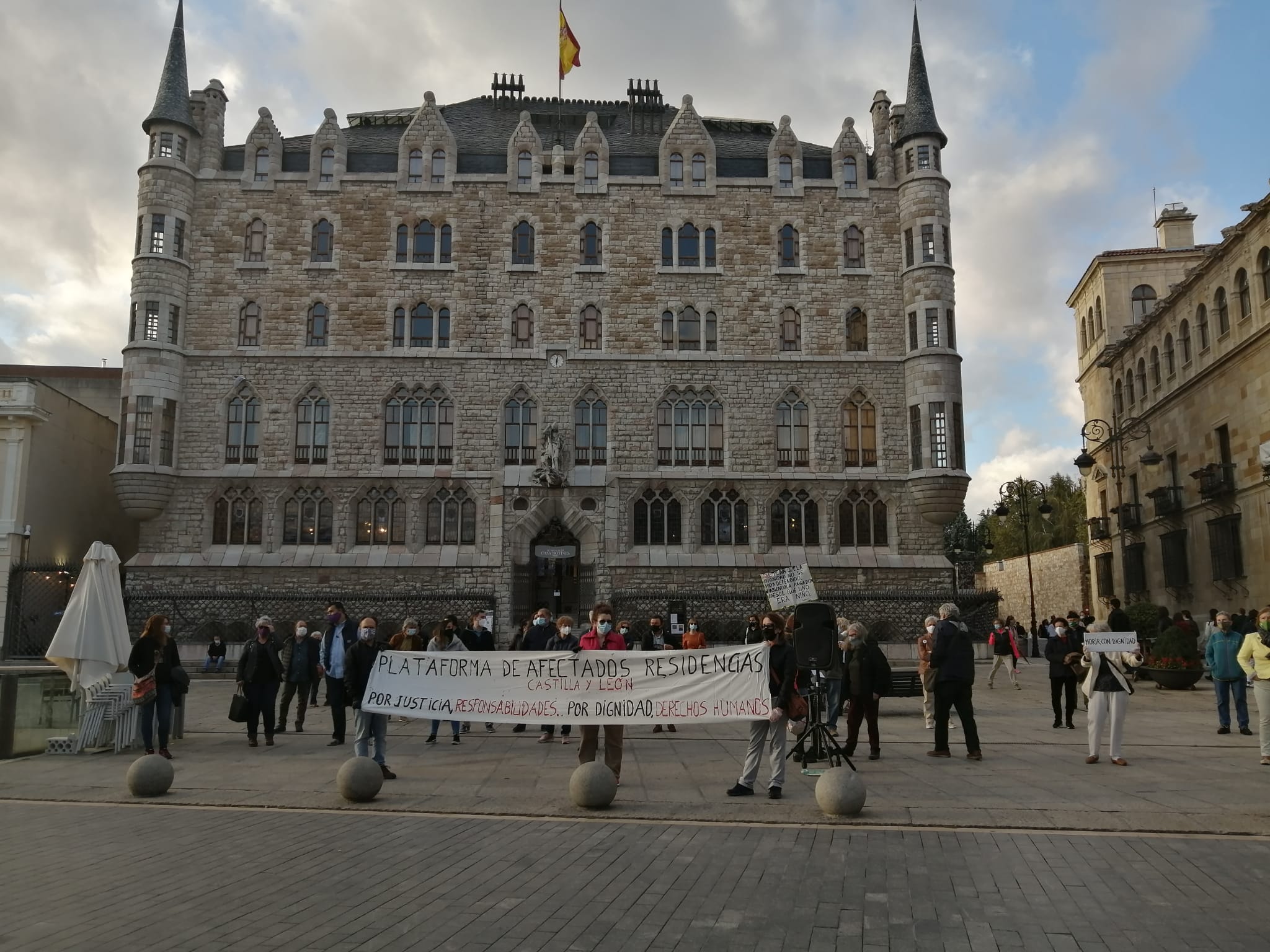 Una de las pancartas que pudieron verse en la tarde del domingo. 