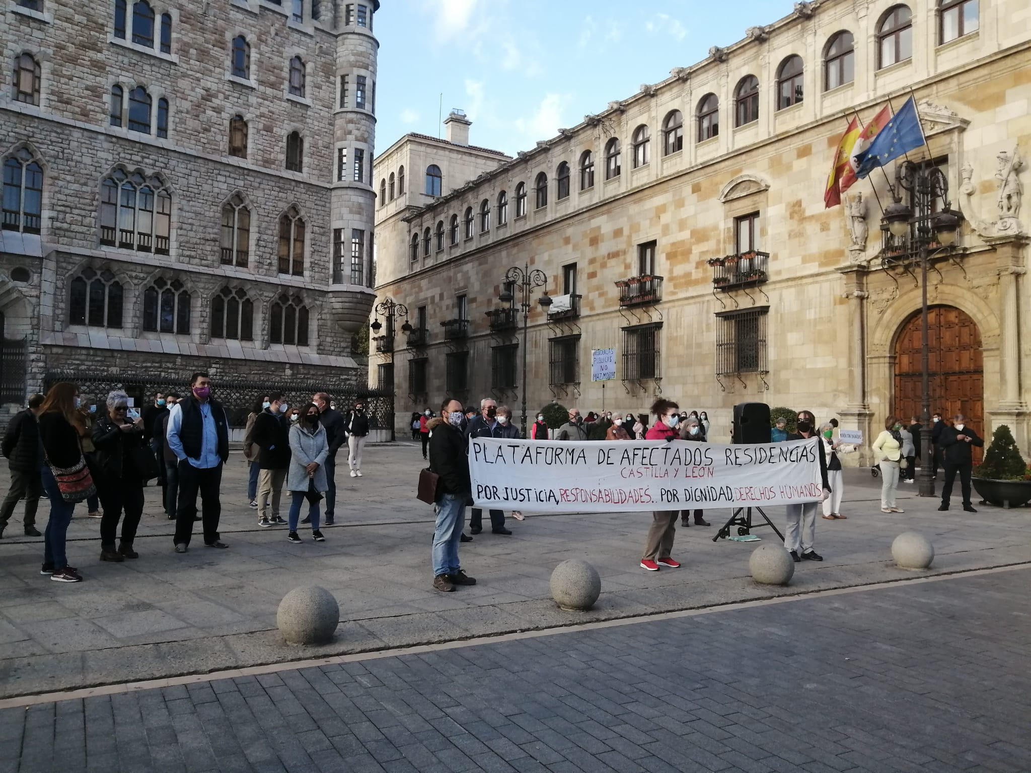 Una de las pancartas que pudieron verse en la tarde del domingo. 