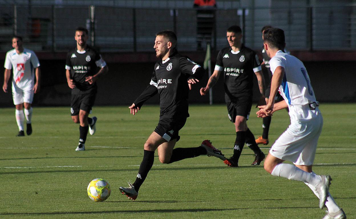 Pipo, en el partido de la Cultural ante el Rayo Majadahonda.