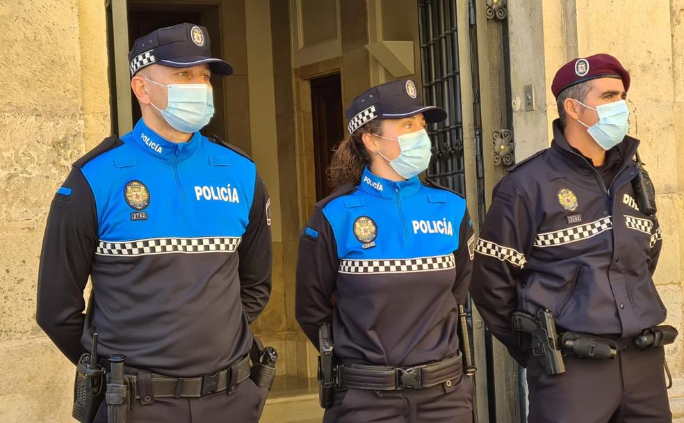 Nuevos uniformes de la Policía Local de León.