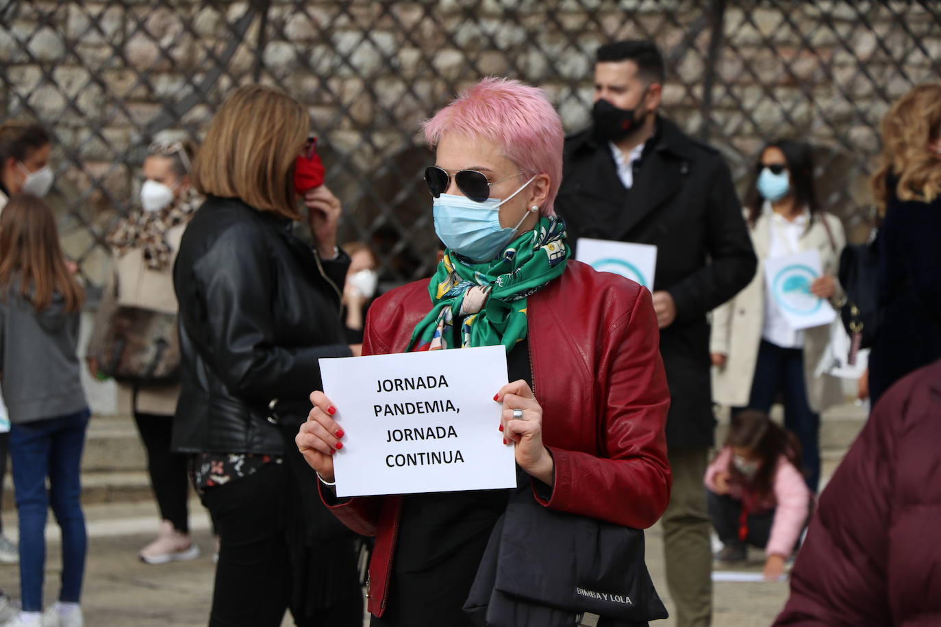 Los manifestantes exigen la jornada continua en los centros concertados. 