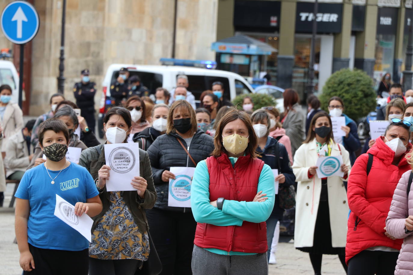 Los manifestantes exigen la jornada continua en los centros concertados. 