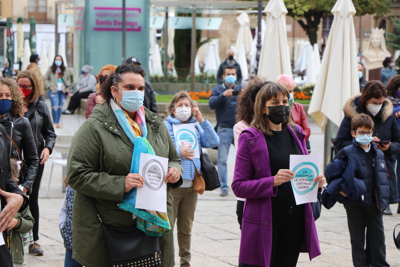 Los manifestantes exigen la jornada continua en los centros concertados. 