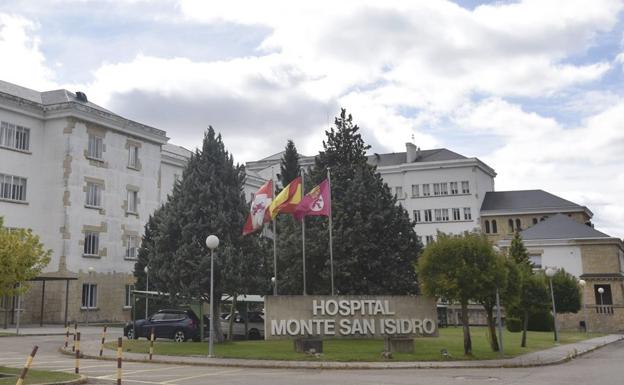 El Hospital comienza a derivar pacientes del Monte San Isidro ante una inevitable 'ola' de ingresos