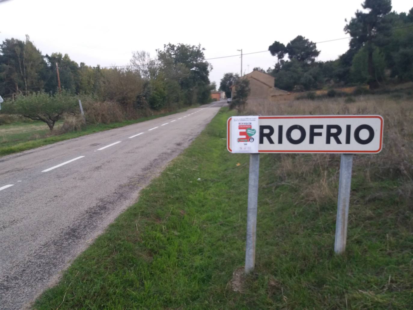 Fotos: Concentración en defensa de los consultorios rurales en Riofrío