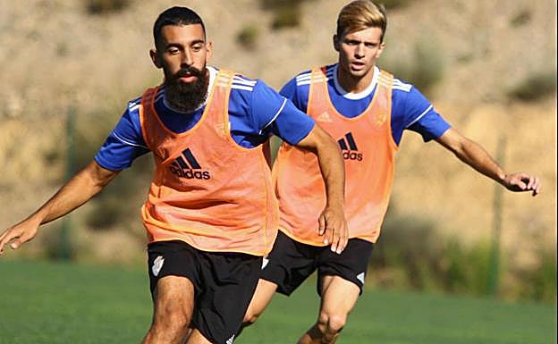 Carlos Bravo cruza el Manzanal y firma por la Cultural