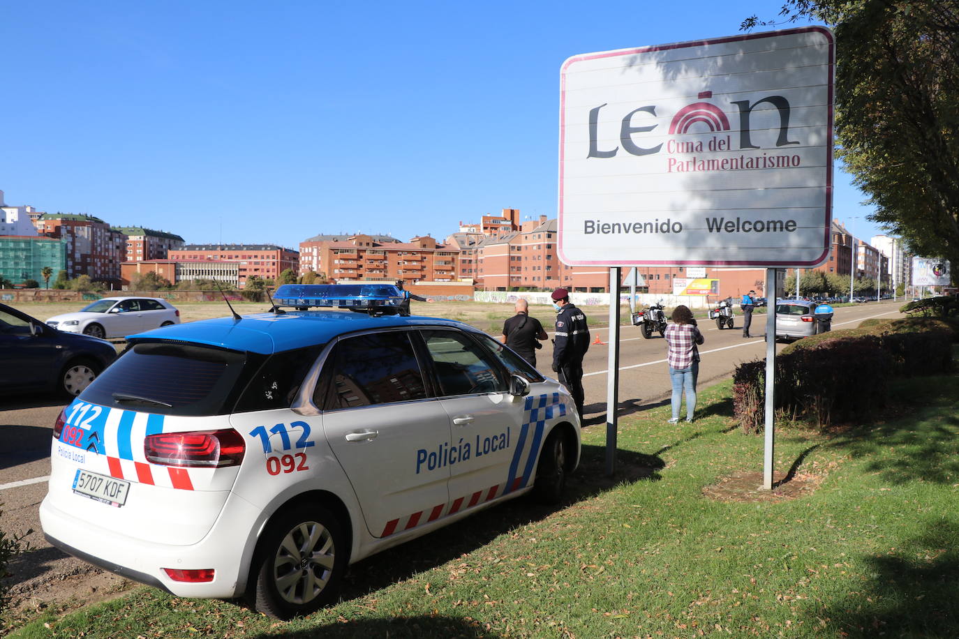 Fotos: Controles de acceso a León