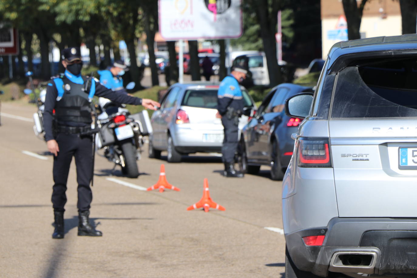 Fotos: Controles de acceso a León