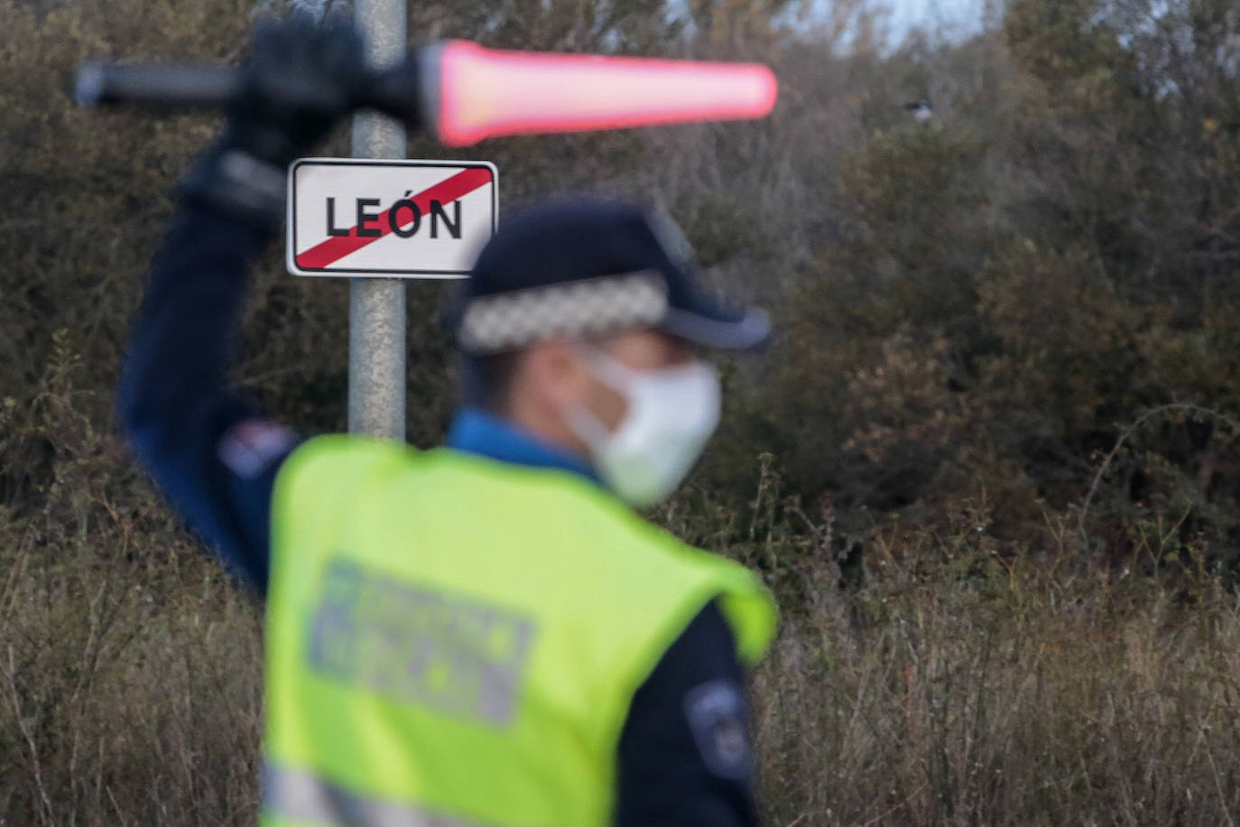 Fotos: Controles de acceso a León