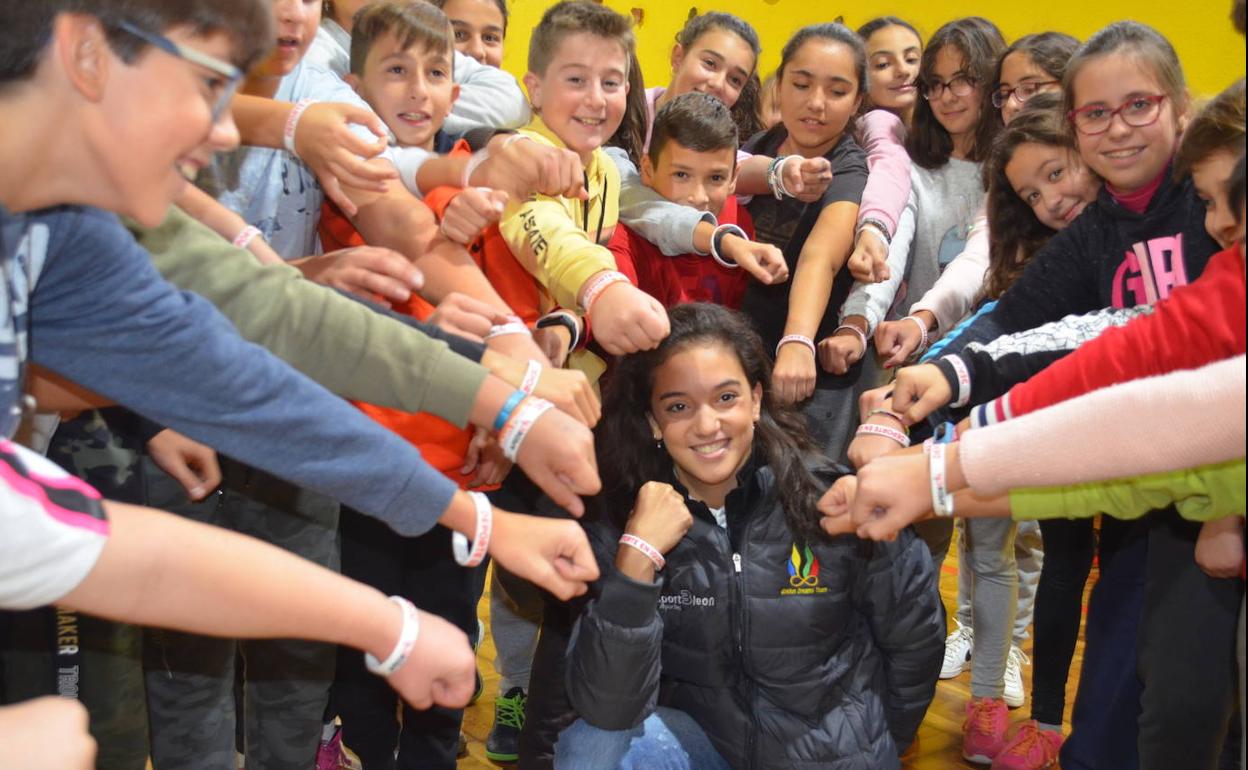 Sara Llana, embajadora en León.