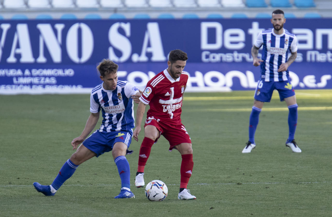 El equipo berciano vio rota su racha de triunfos en un partido donde su rival fue mejor.