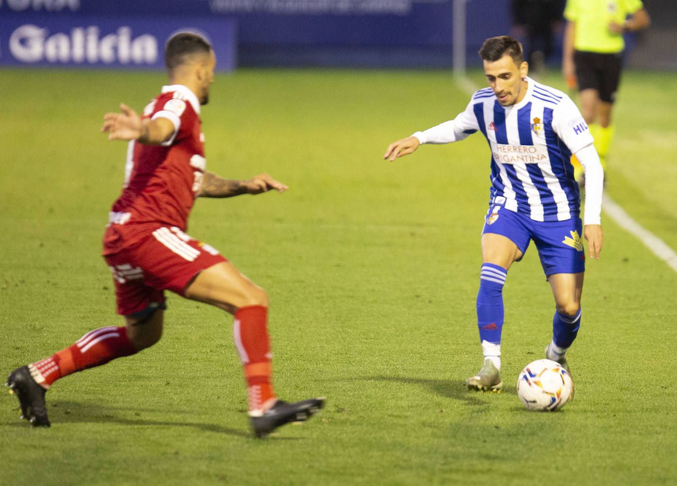 El equipo berciano vio rota su racha de triunfos en un partido donde su rival fue mejor.