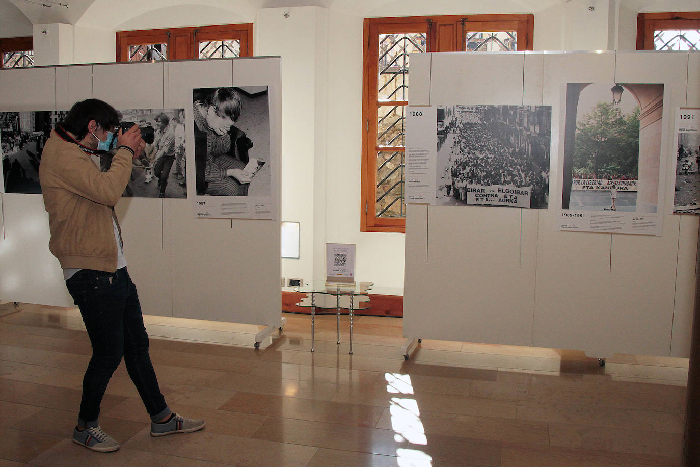 Museo Casa Botines de León acoge el estreno del documental 'Bajada de bandera'; un homenaje a las víctimas de ETA olvidadas