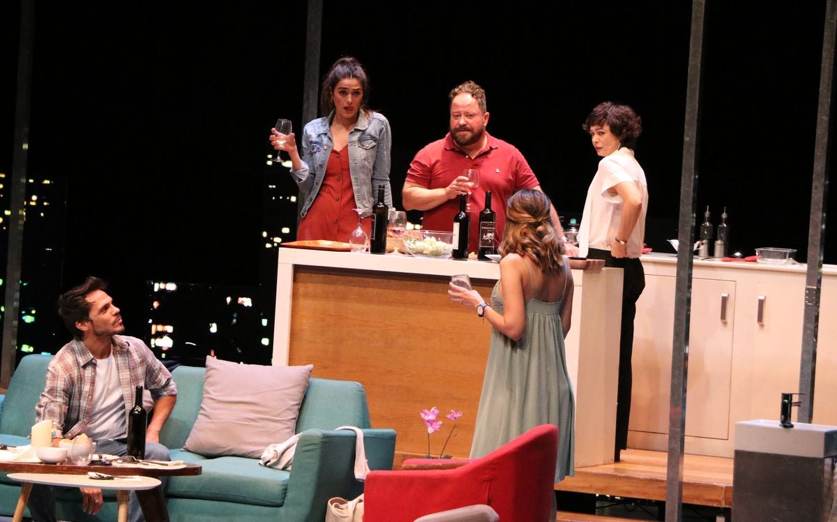 Los actores de 'Perfectos Desconocidos' se subieron a las tablas del Auditorio Ciudad de León.