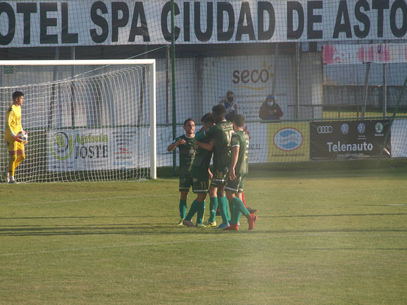 Fotos: El Atlético Astorga comienza ganando