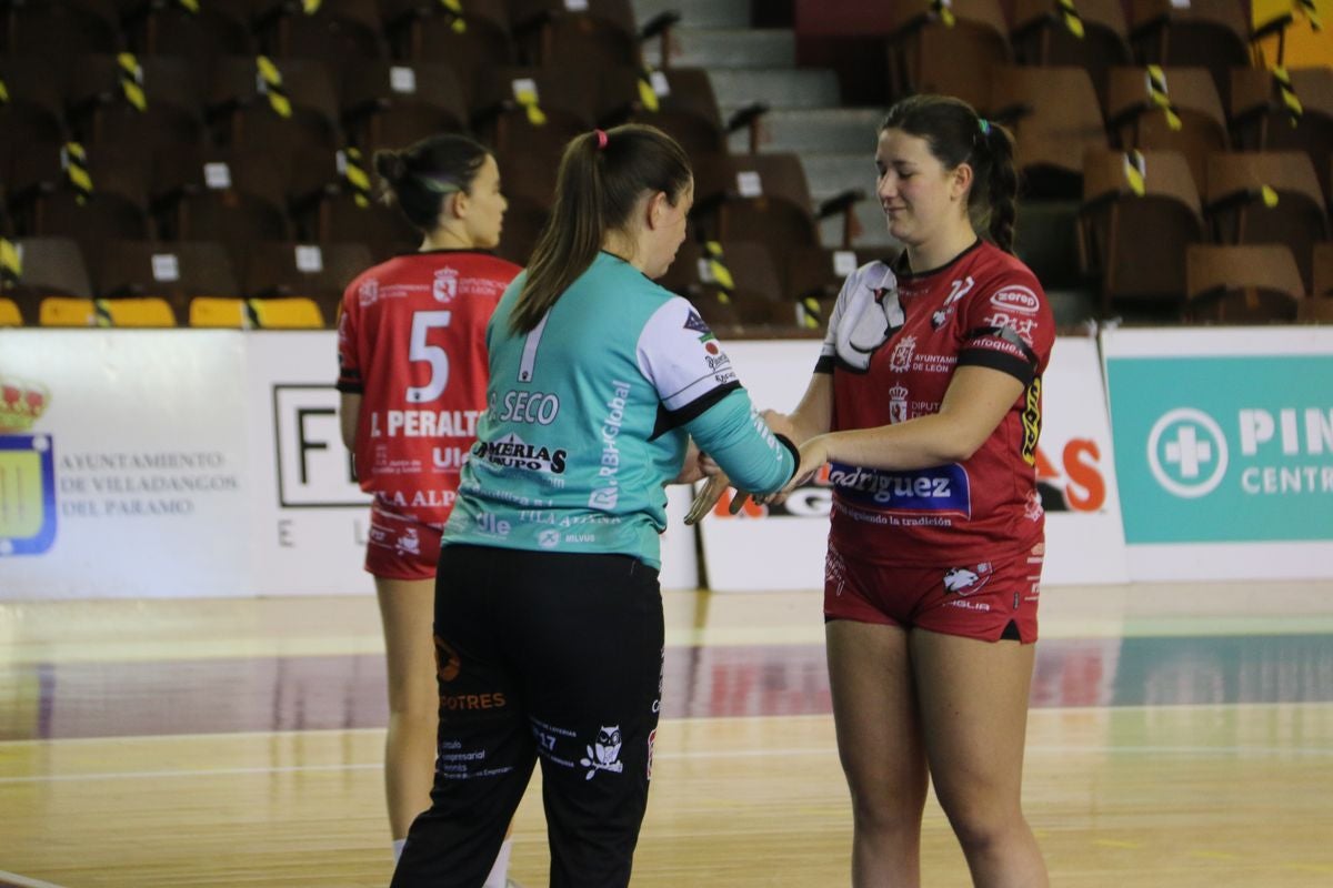 Fotos: El Rodríguez Cleba estrena la temporada ante el Handvall