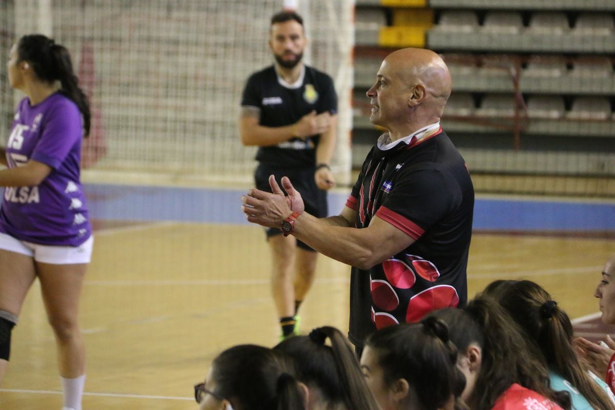 Fotos: El Rodríguez Cleba estrena la temporada ante el Handvall
