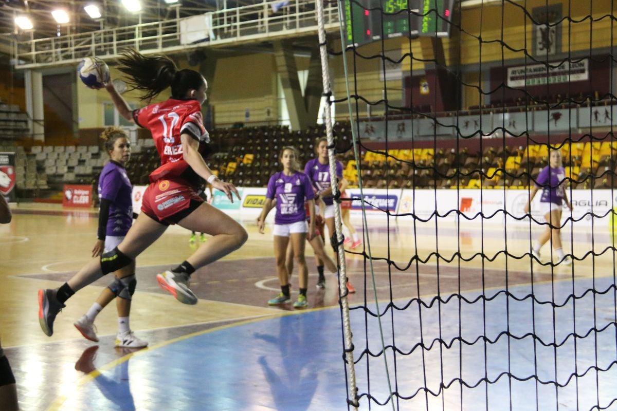 Fotos: El Rodríguez Cleba estrena la temporada ante el Handvall