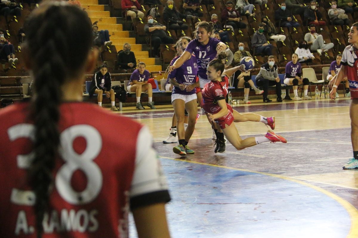 Fotos: El Rodríguez Cleba estrena la temporada ante el Handvall